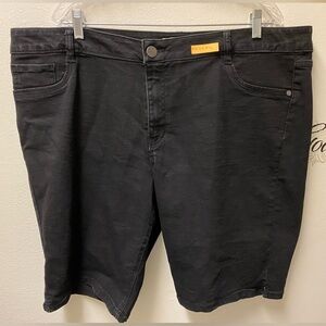 3/$50 EUC Cute denim bermuda shorts by d. jeans! 22W